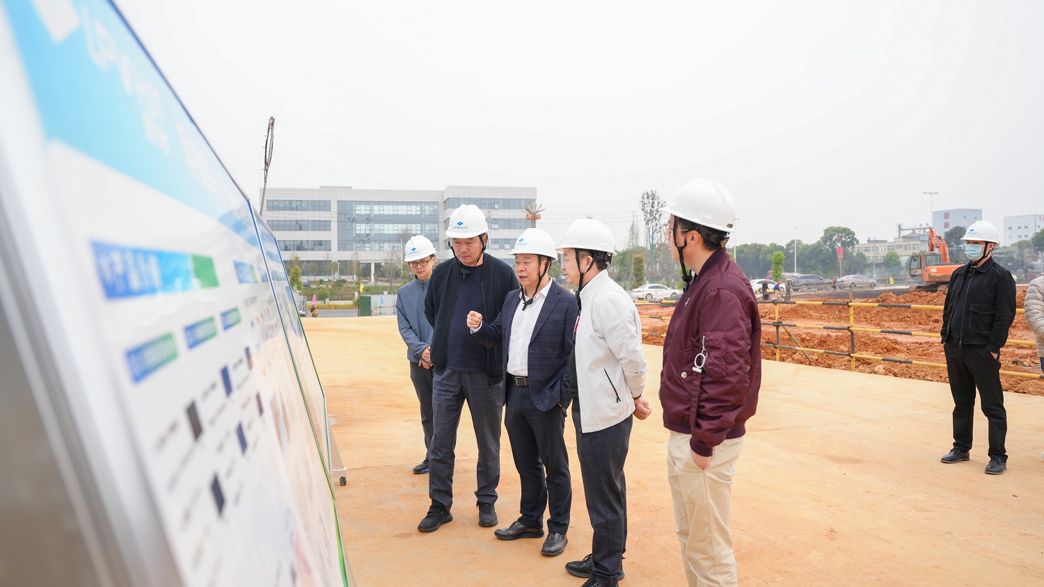 银华基金公司董事长王珠林、一本控股董事长李增亮一行莅临PA直营光伏考察调研