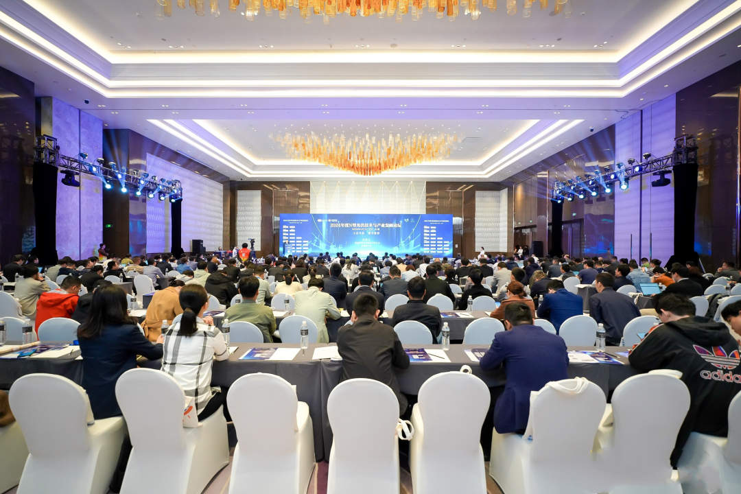 PA直营光伏科技荣获2023年度“N型光伏电池最佳供应商”、“组件技术突破”两项大奖