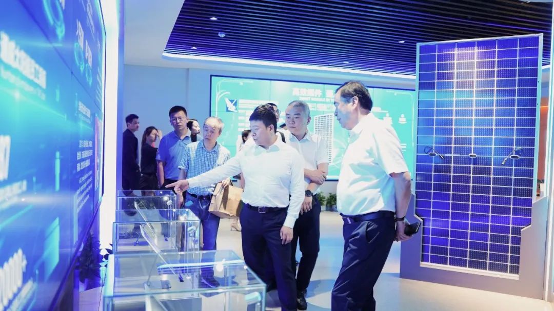 PA直营光伏科技董事长王新受邀参加四川省川联光伏产业商会第一届理事会第二次会议