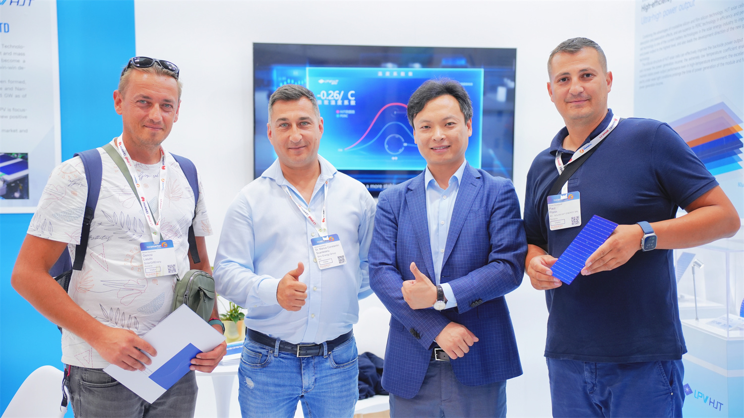 PA直营光伏亮相慕尼黑,高效异质结技术引领光伏创新风潮