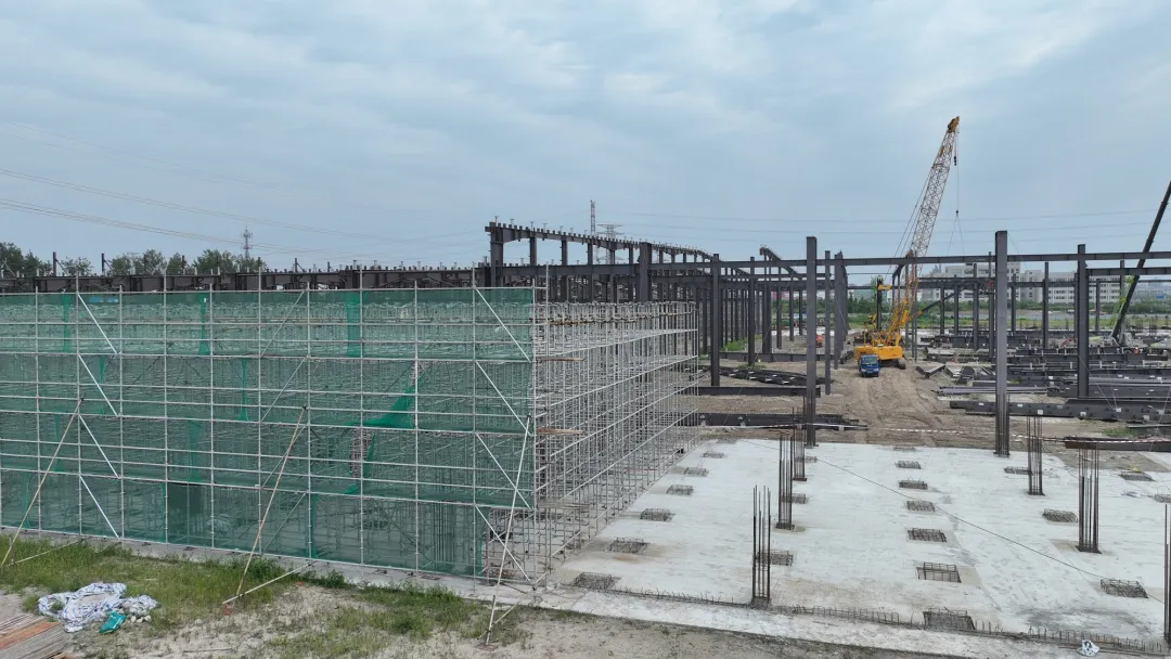 “项”前冲!PA直营光伏科技董事长王新视察江苏南通项目并慰问一线职工