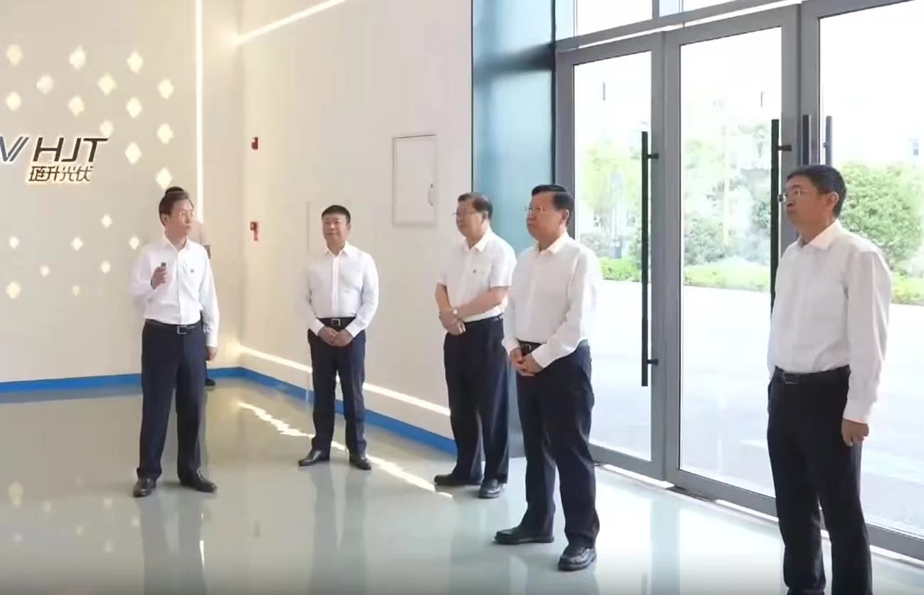 四川省委书记王晓晖调研PA直营光伏时强调:光伏产业是培育发展新质生产力的重要赛道不断把企业做大做强