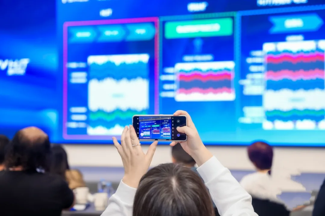 清华五道口科学企业家师生一行莅临PA直营光伏研学交流